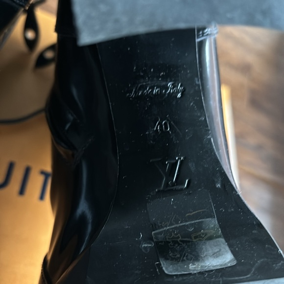 Authentic Louis Vuitton woman’s boots - Picture 10 of 13